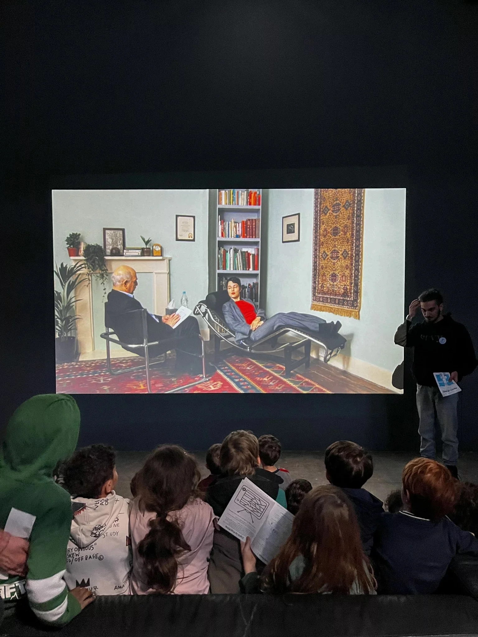 « Good Service, Good Performance », vue de l’exposition au Magasin CNAC, Grenoble, 15 mars au 31 août 2025. © Magasin CNAC.